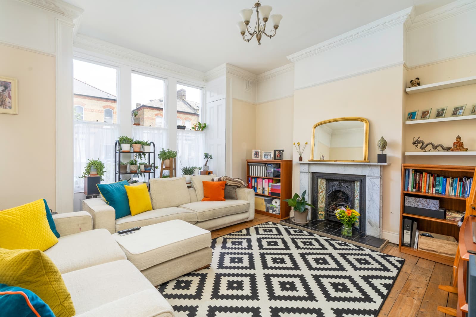 Finsbury Park Road, Finsbury Park, London, N4 2JX