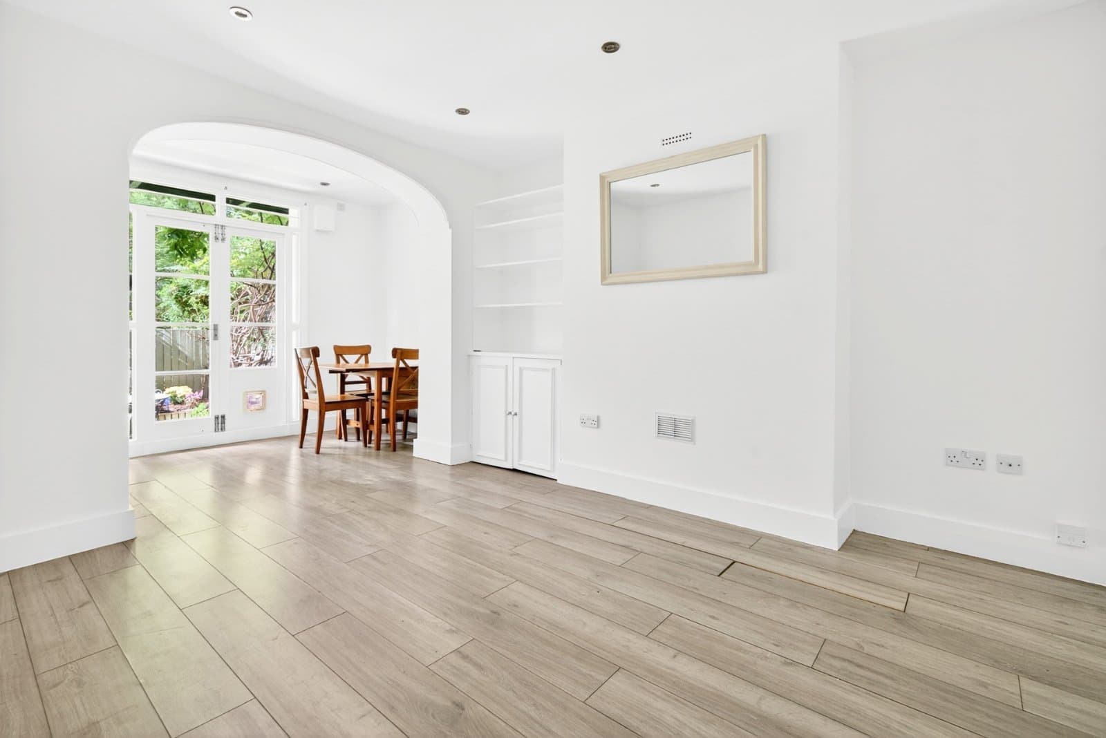 Thornhill Square, London, N1 1BE