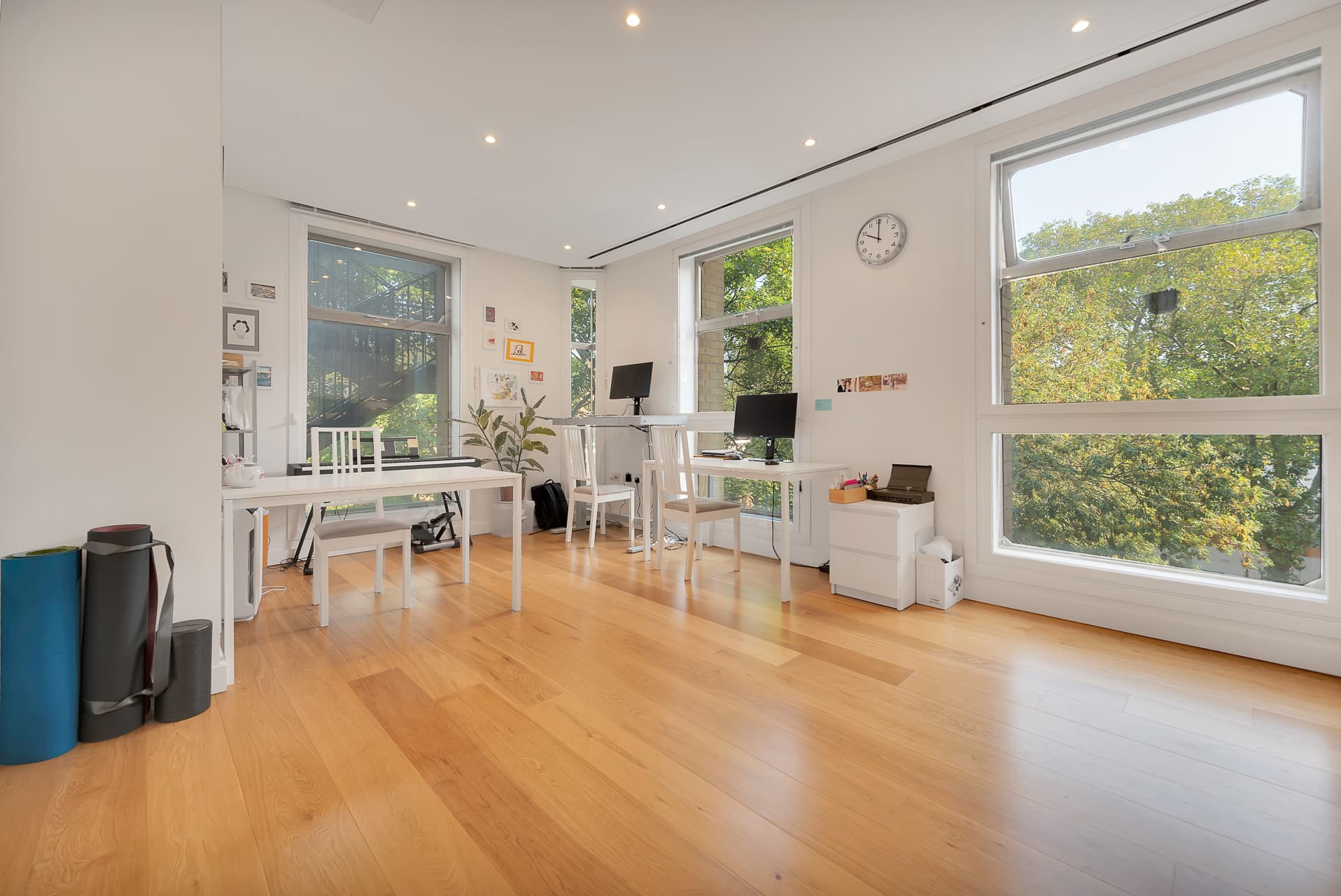 Highbury Crescent, Highbury, London, N5 1RN