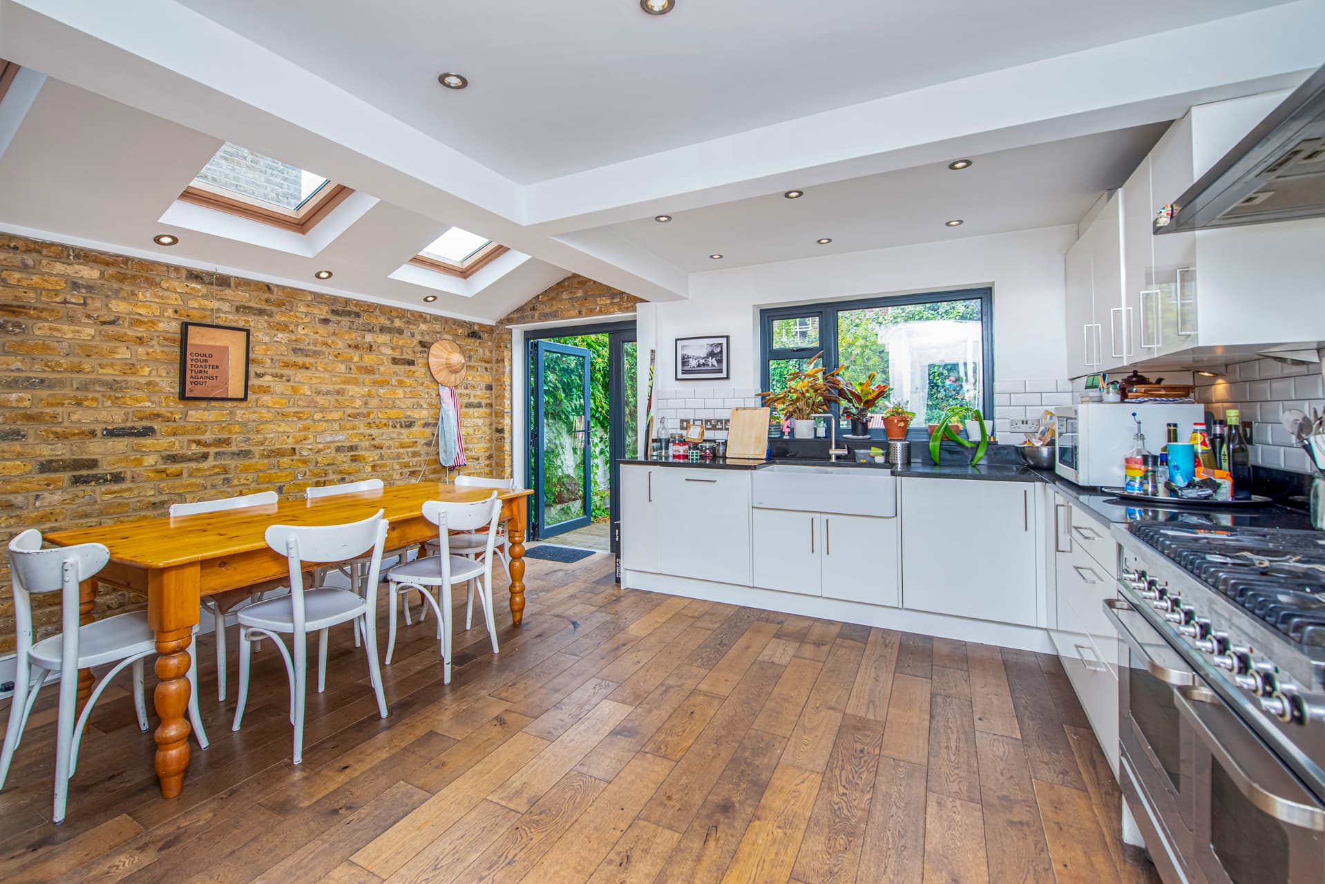 Gillespie Road, Highbury, London, N5 1LN