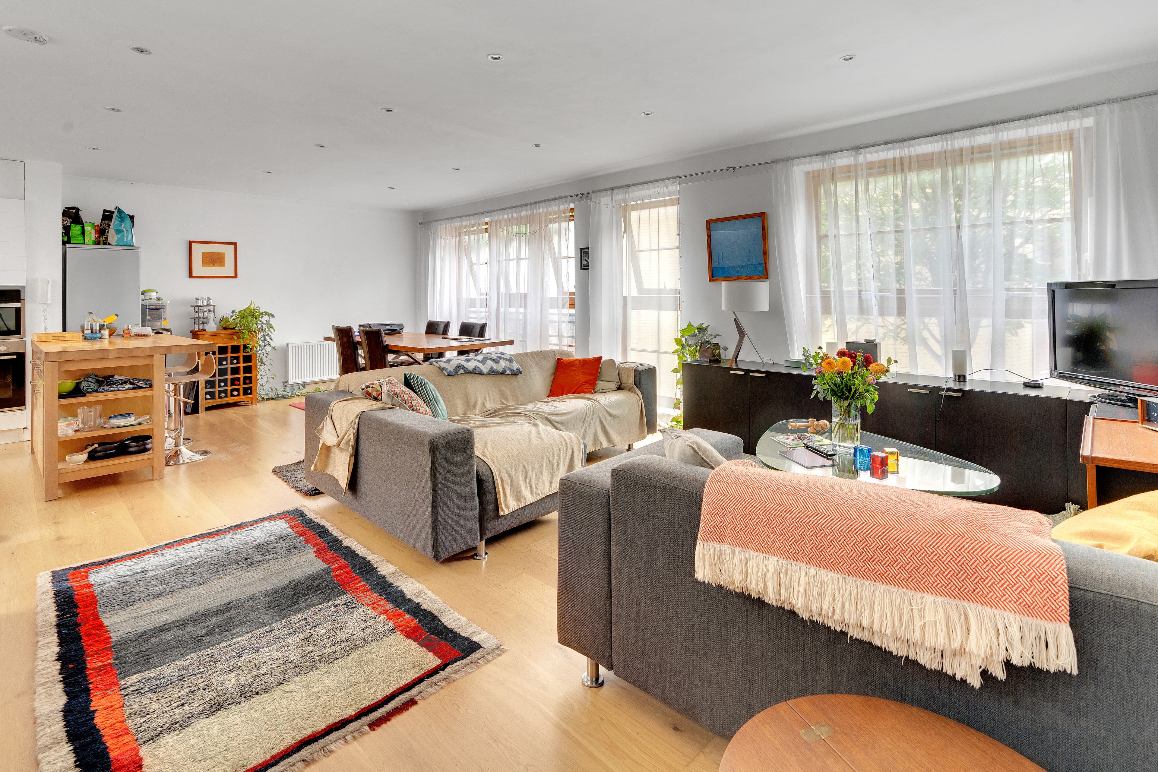 Pied Bull Yard, London, N1 0EU
