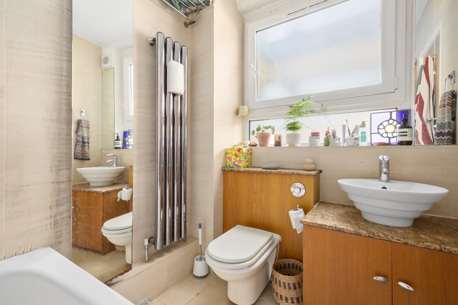 Aubert Park, London, N5 1TT