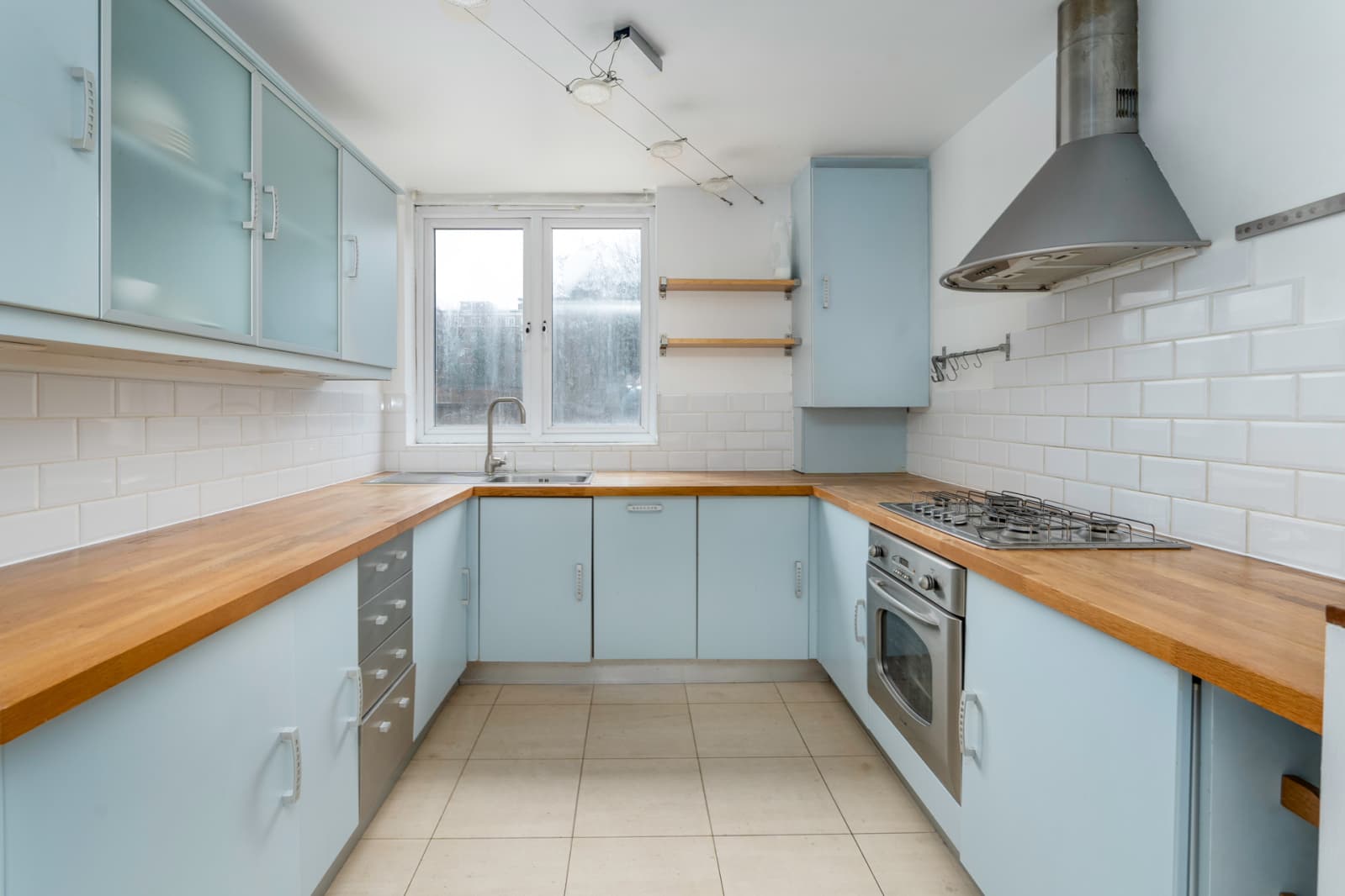 Aubert Park, London, N5 1TT