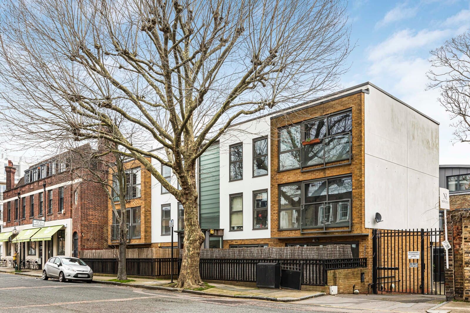 Coleman Fields, London, N1 7AD