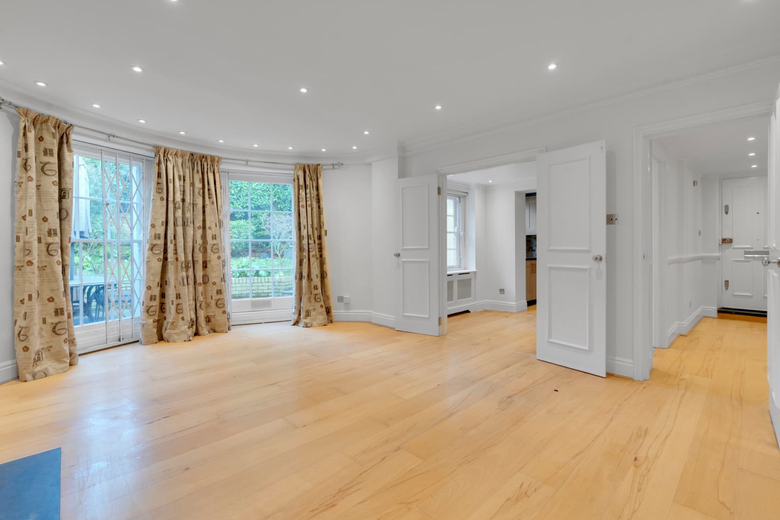 Regents Park Road, London, NW1 7TL