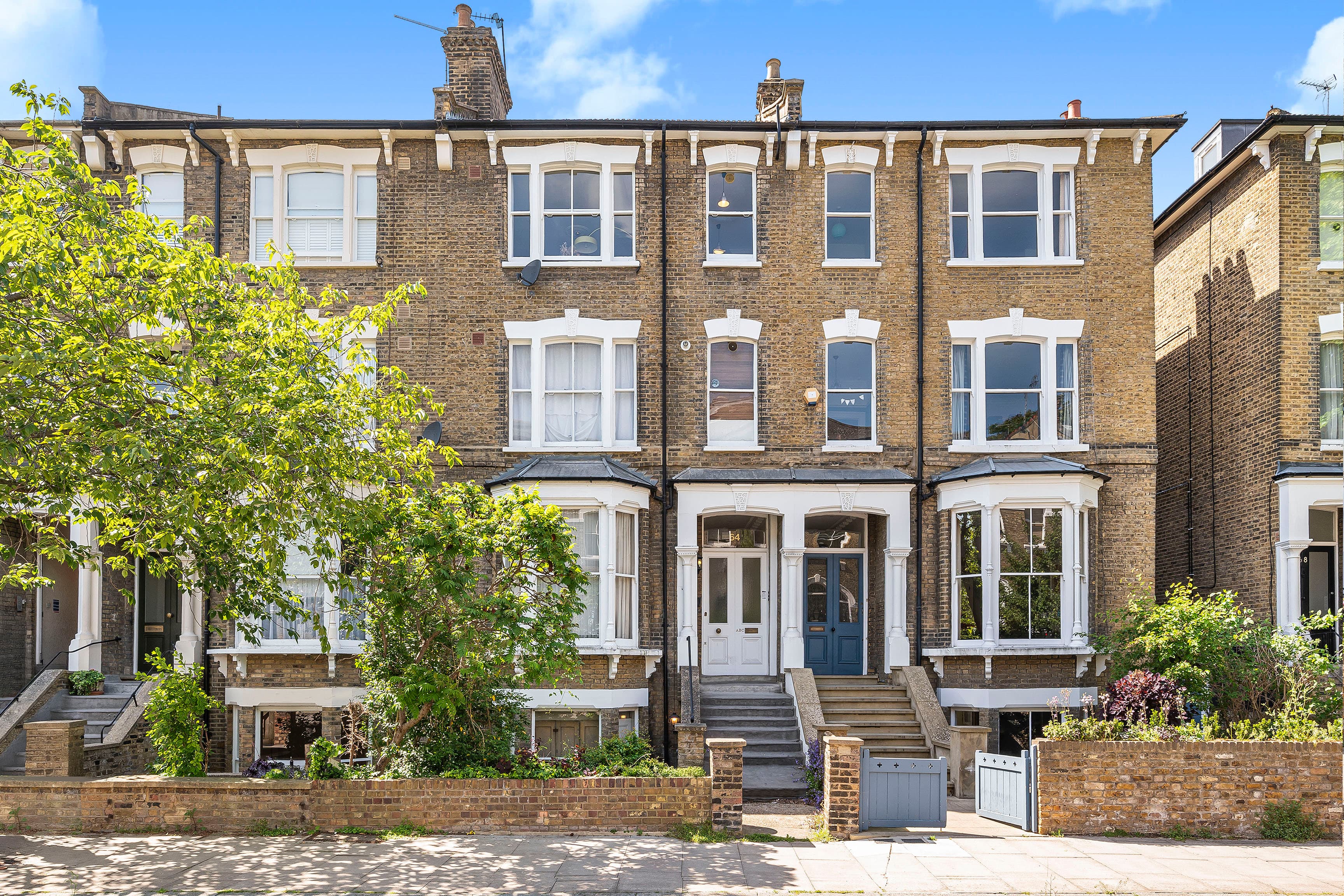 Highbury Hill, London, N5 1AP