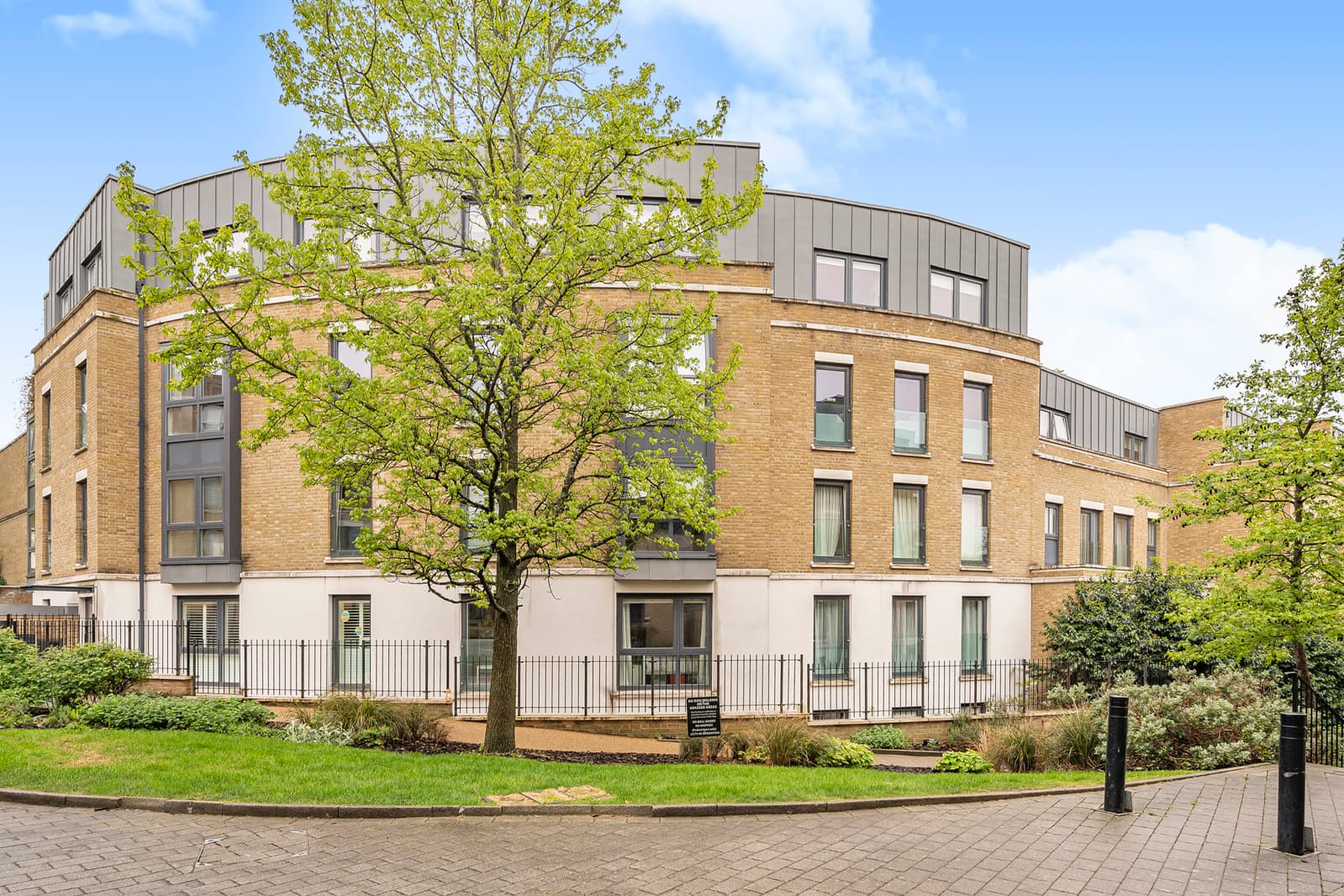 Loxford Gardens, London, N5 1FW