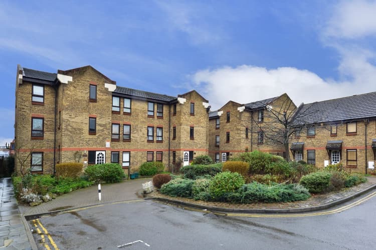 Wedmore Gardens, Islington, London, N19 4SY
