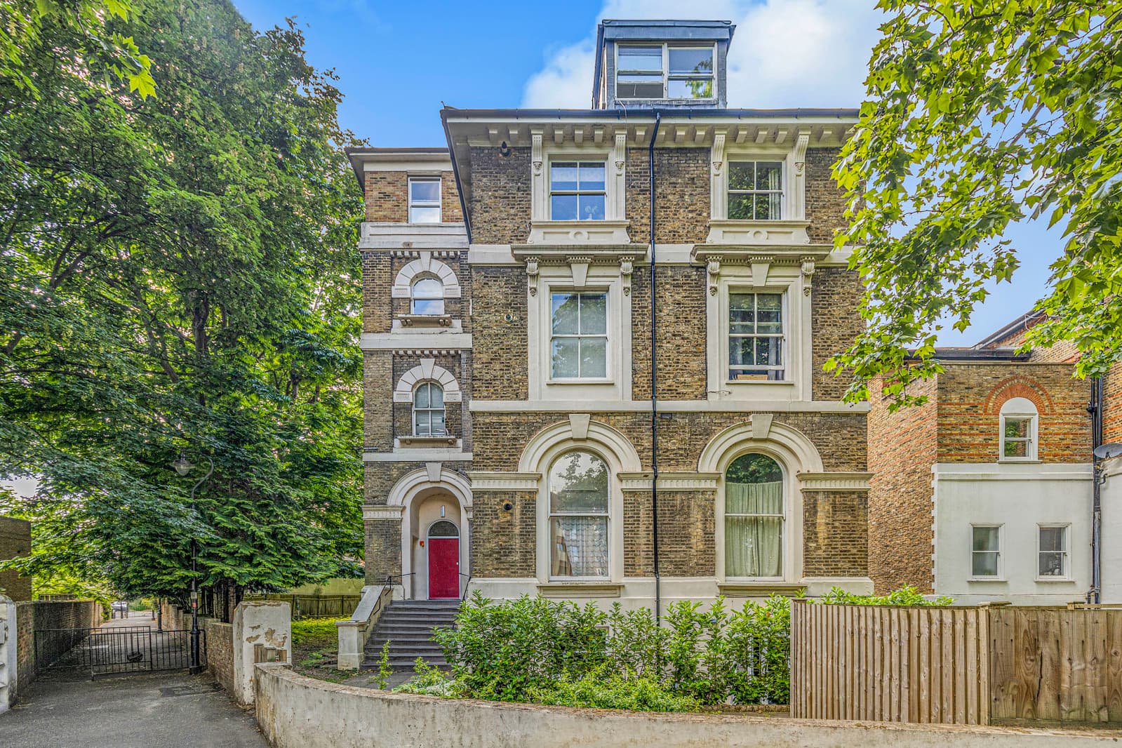 Highbury New Park, London, N5 2LJ