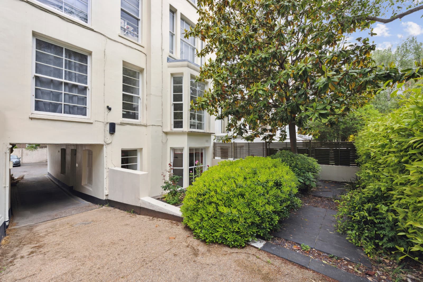 Cliff Road, London, NW1 9AP