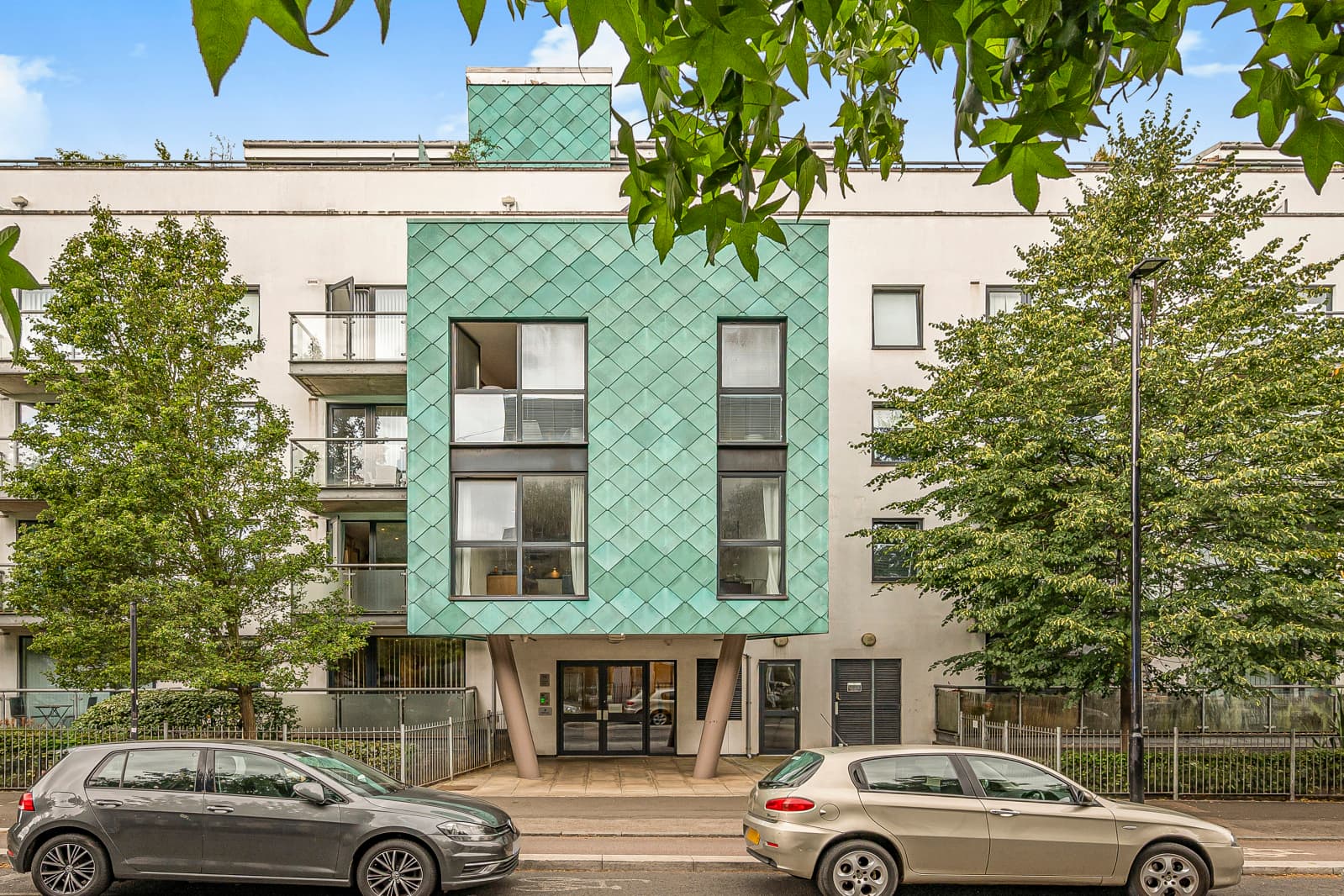 Drayton Park, London, N5 1DS