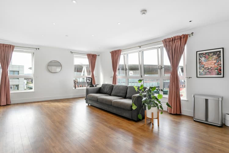 Queensland Road, London, N7 7FJ
