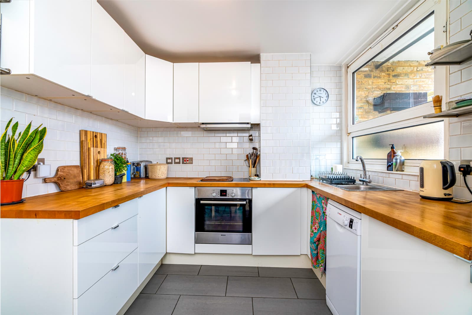 Tottenham Road, Islington, London, N1 4DD