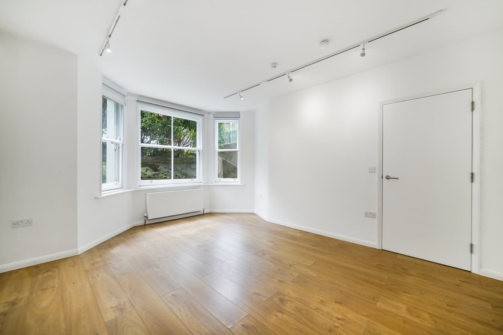 Charlton Road, London, SE3 7EU
