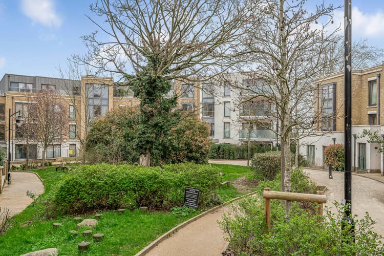 Loxford Gardens, London, N5 1GG