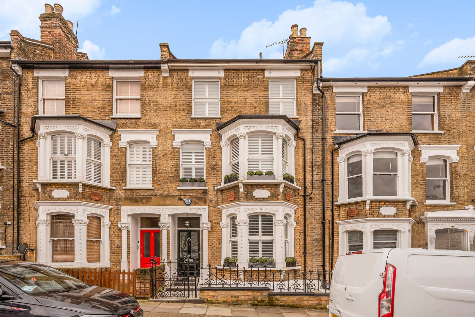 Aubert Road, London, N5 1TX