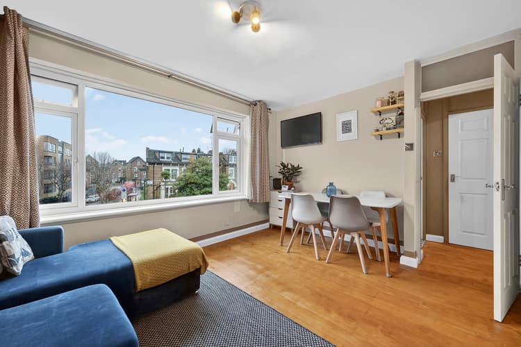 Queens Drive, London, N4 2XR