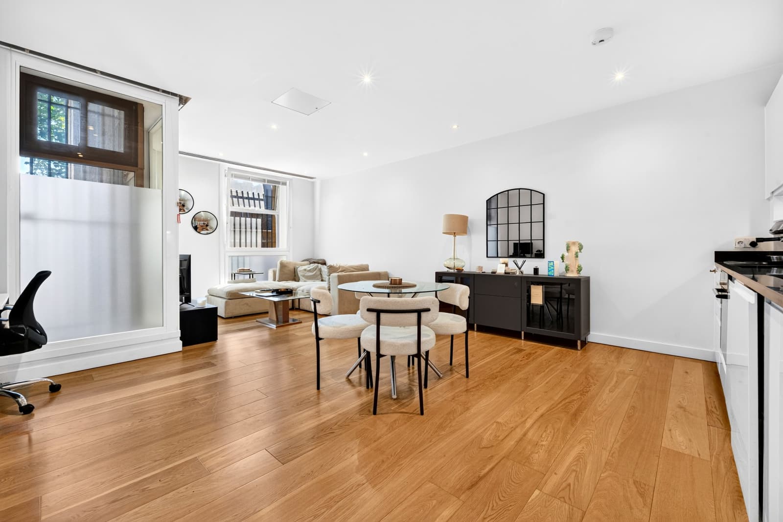 Highbury Crescent, Highbury, London, N5 1RN