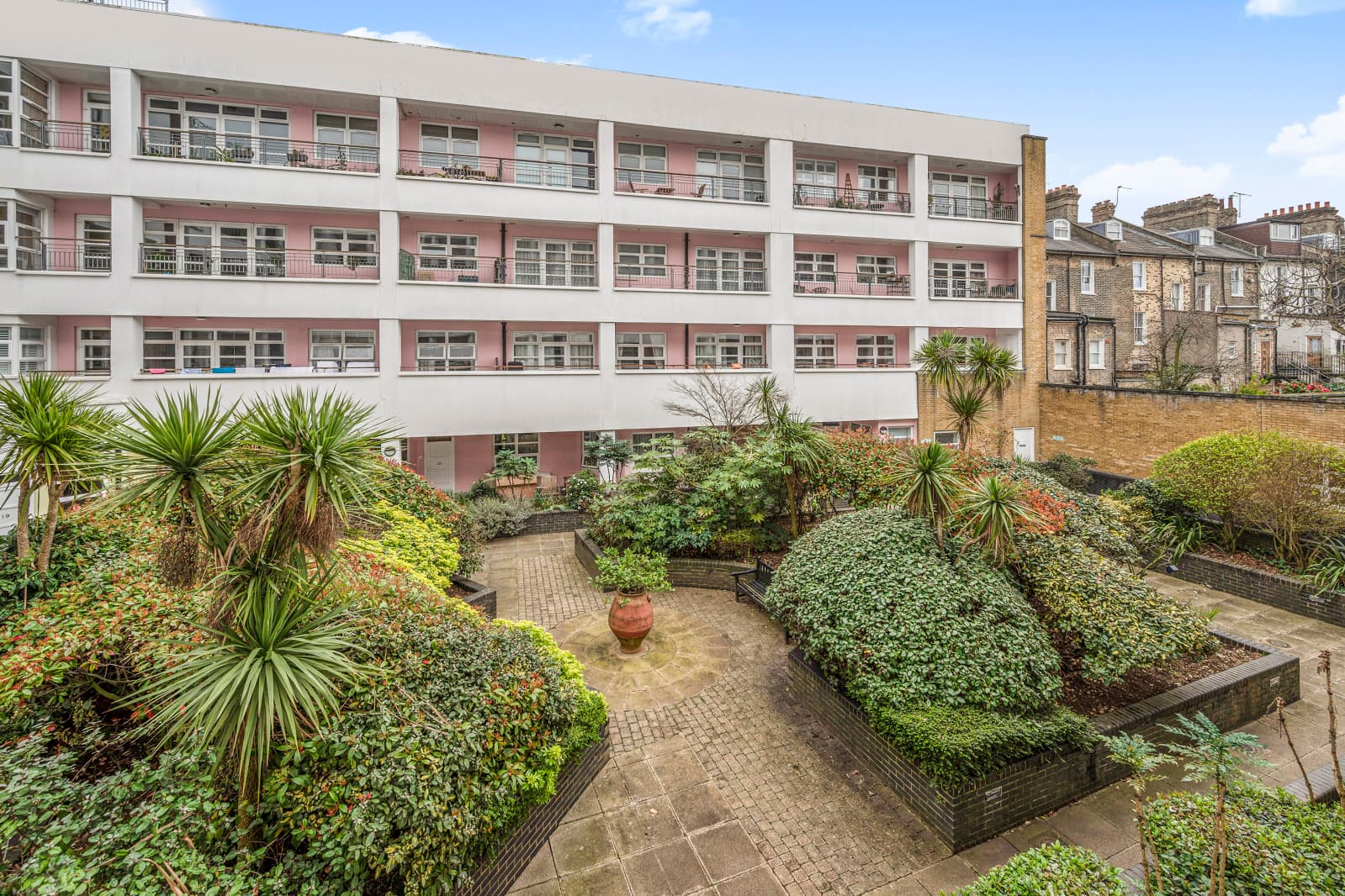 Drayton Park, London, N5 1NF