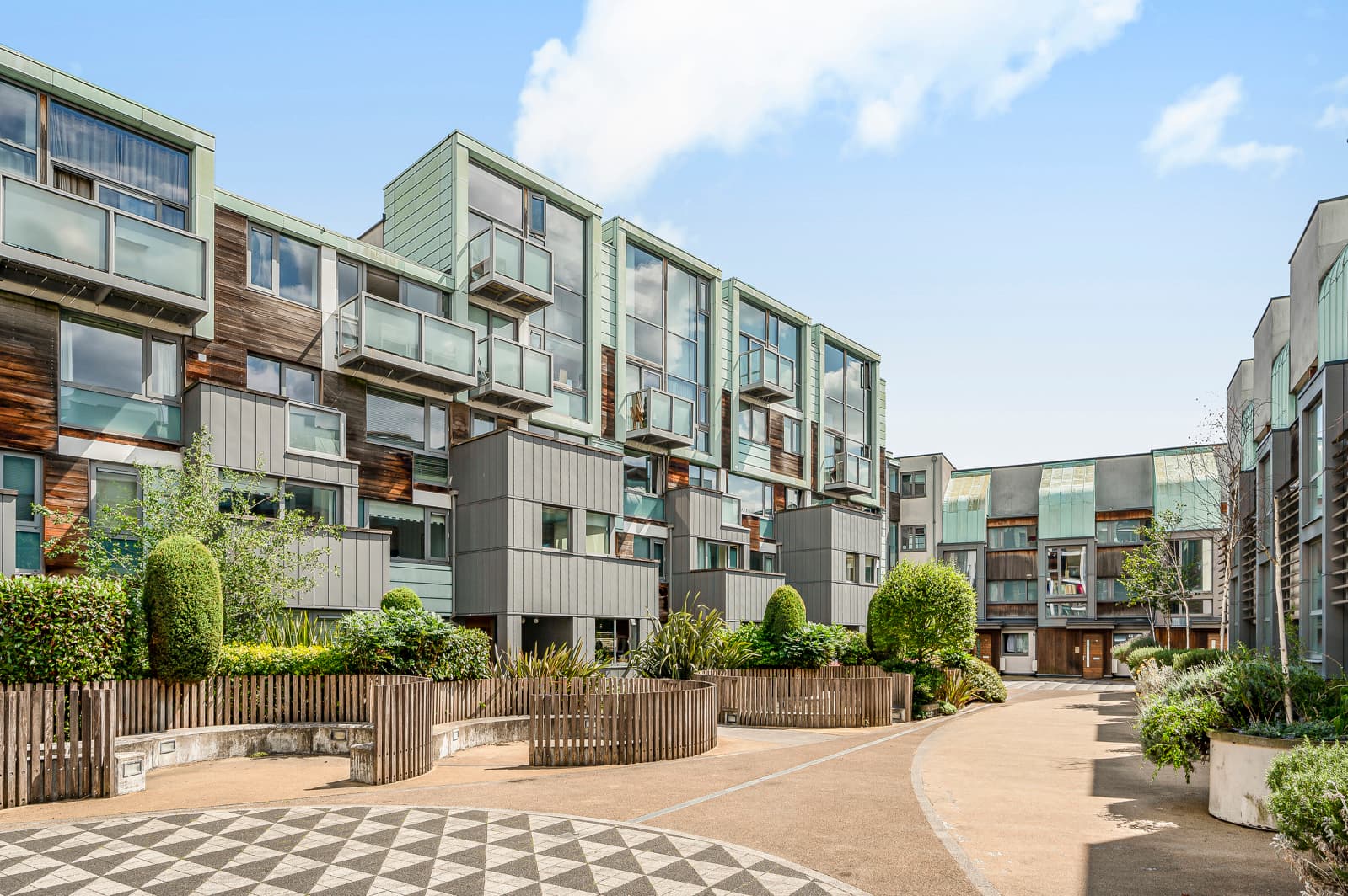 Peacock Place, London, N1 1YG