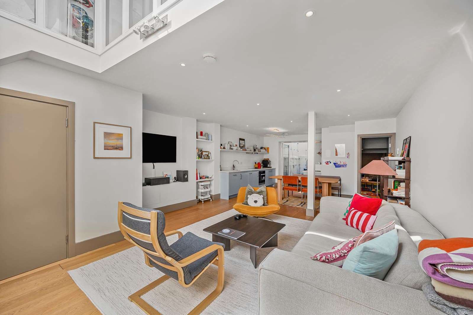 Gillespie Road, London, N5 1LN