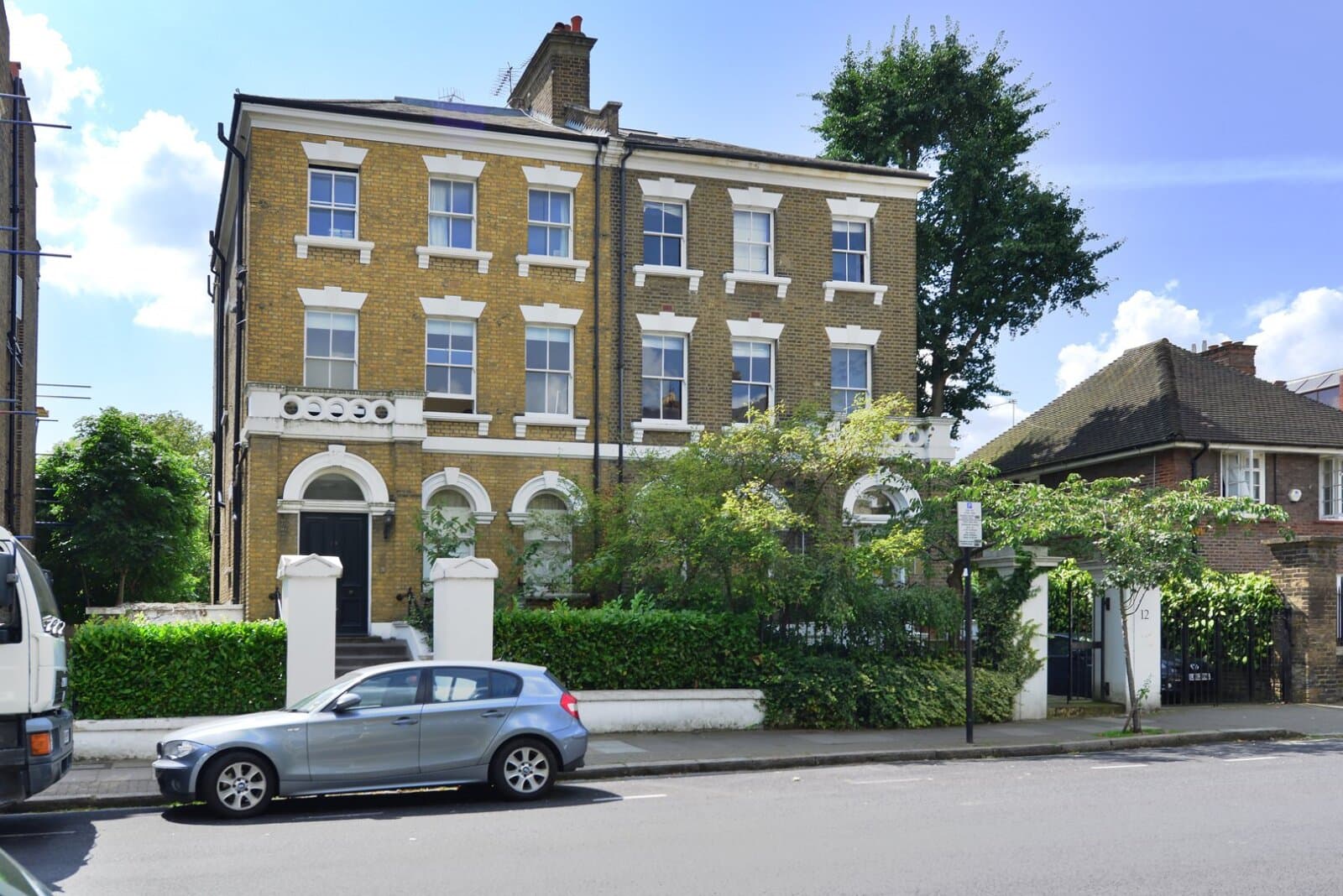 Highbury Hill, Highbury, London, N5 1AL