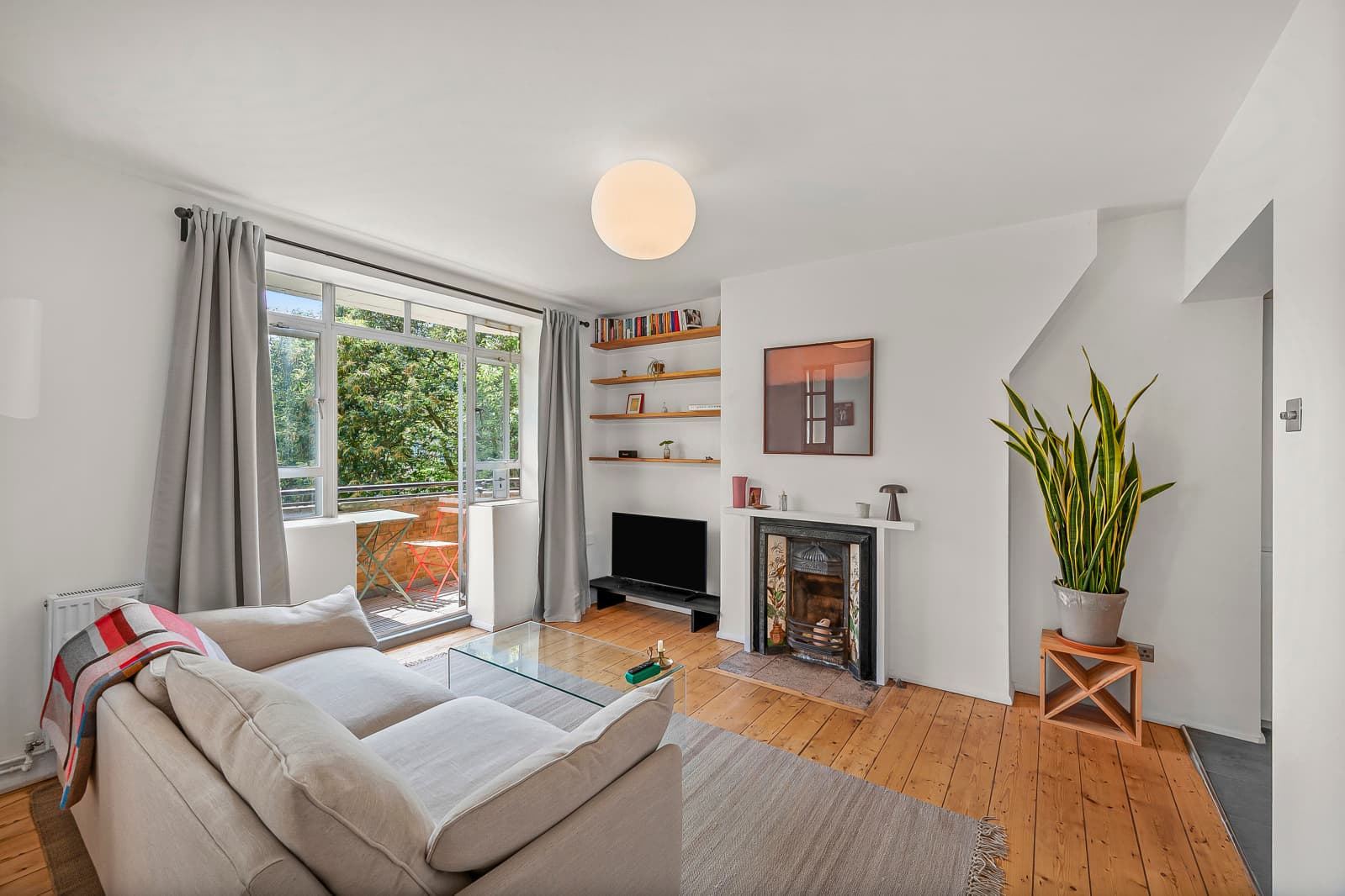 Highbury Estate, London, N5 2DD